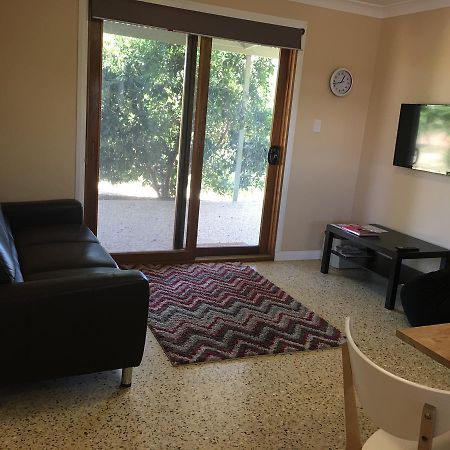 Swan Valley Sisters Henley Brook Exterior photo